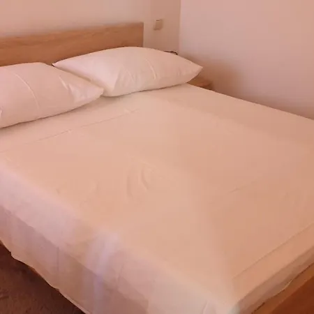 Pharia Apartment *