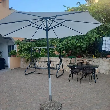 Daire Pharia Jelsa (Hvar)
