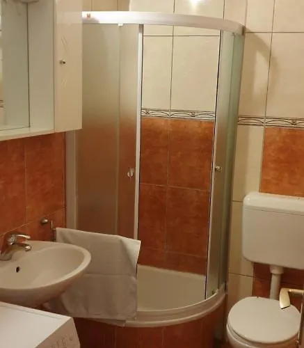 Pharia * Jelsa (Hvar)